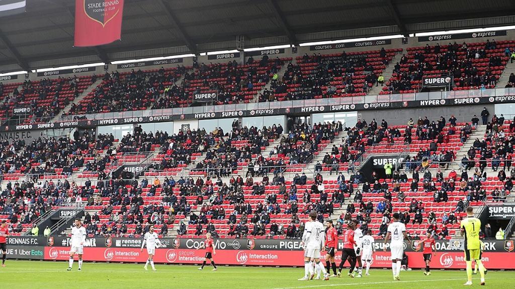 L'une des tribunes du Roazhon Park lors du match de Ligue 1 entre Rennes ert Bordeaux le 20/01/22 avec jauge à 5000 spectateurs