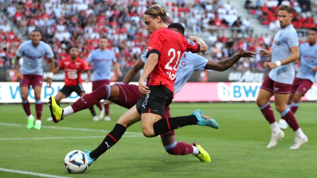 Le joueur du Stade Rennais Lovro Majer en action lors du match amical du SRFC contre Aston Villa