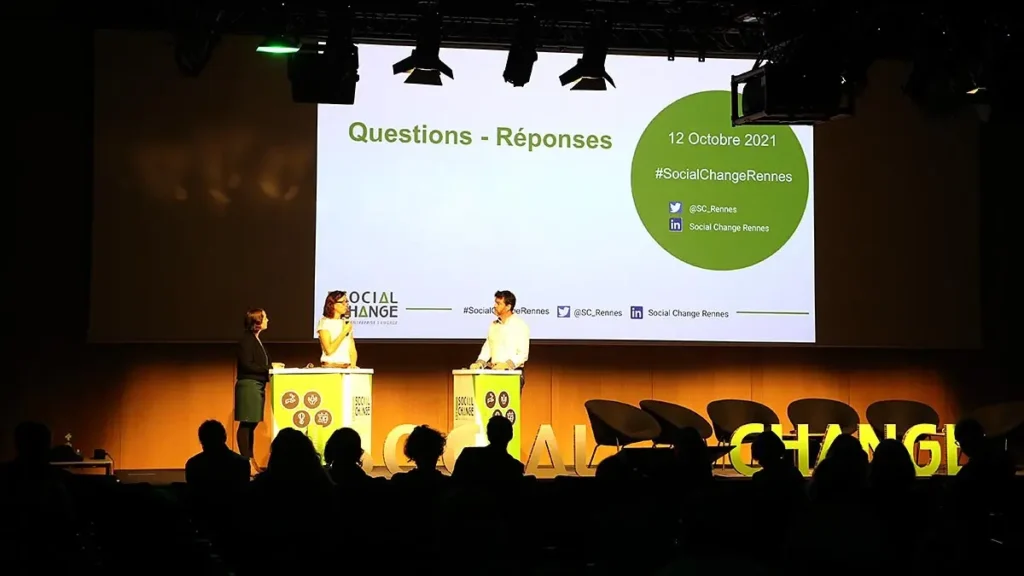 Photo de l'un des témoignages RSE durant Social Change Rennes le 12 octobre 2021 au Couvent des Jacobins : Déborah Gohard, responsable du développement durable chez M-Extend